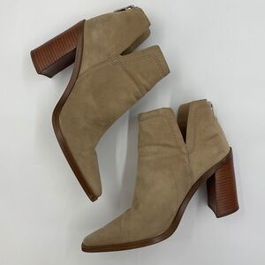 Vince Camuto Welland Tuscan Suede Point Toe Block Heel Ankle Bootie Tortilla 8.5
